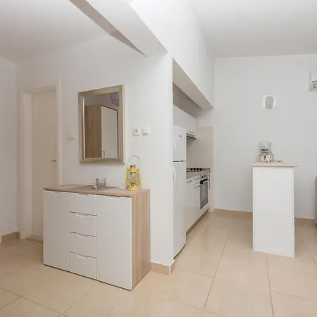 Nina Seaview Apartment Baska Voda