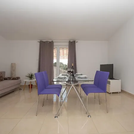 Nina Seaview Apartment Baska Voda